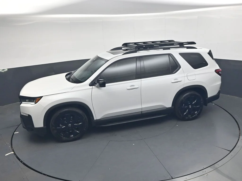 New 2026 Platinum White Pearl Honda Black Edition image 19