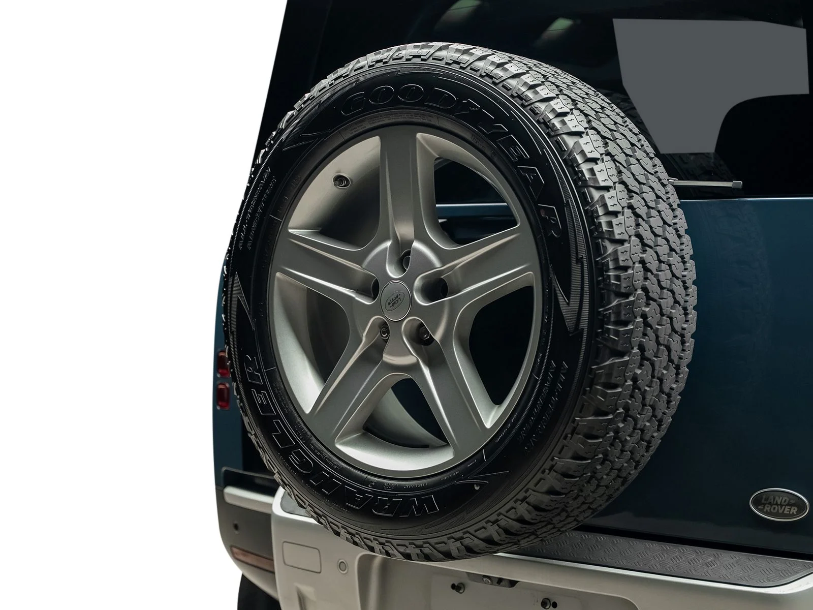 Used 2020 Blue Land Rover HSE image 15