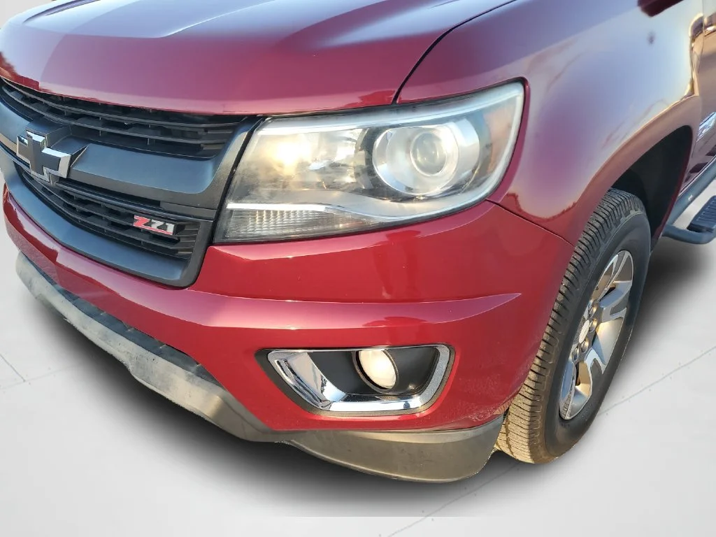 Used 2017 CAJUN RED TINTCOAT Chevrolet 4WD Z71 image 24