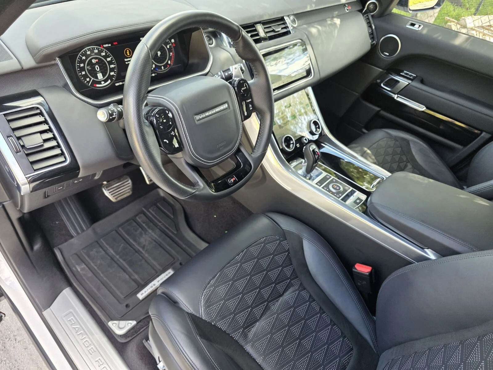 Certified Used 2022 Fuji White Land Rover SVR image 11