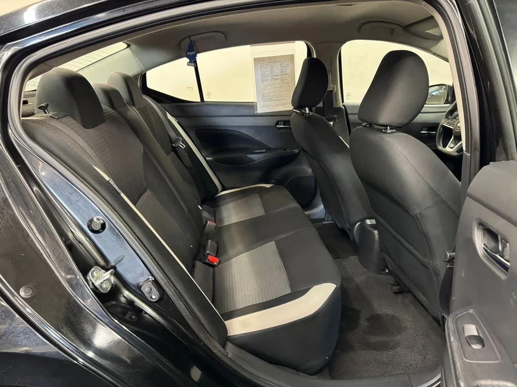 Used 2021 Black Nissan 1.6 SV image 27