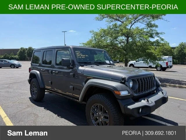 Used 2026 Gray Jeep Sport S image 3