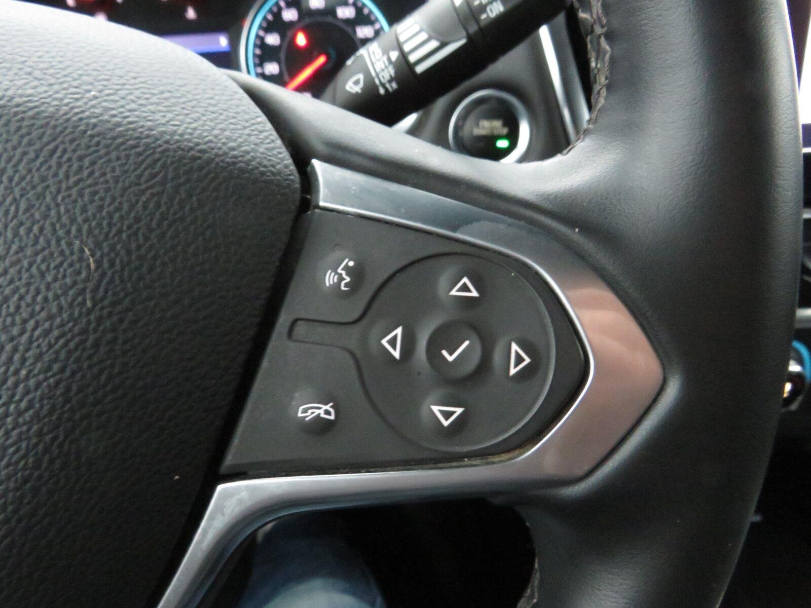 Used 2023 Silver Sage Chevrolet LT image 25