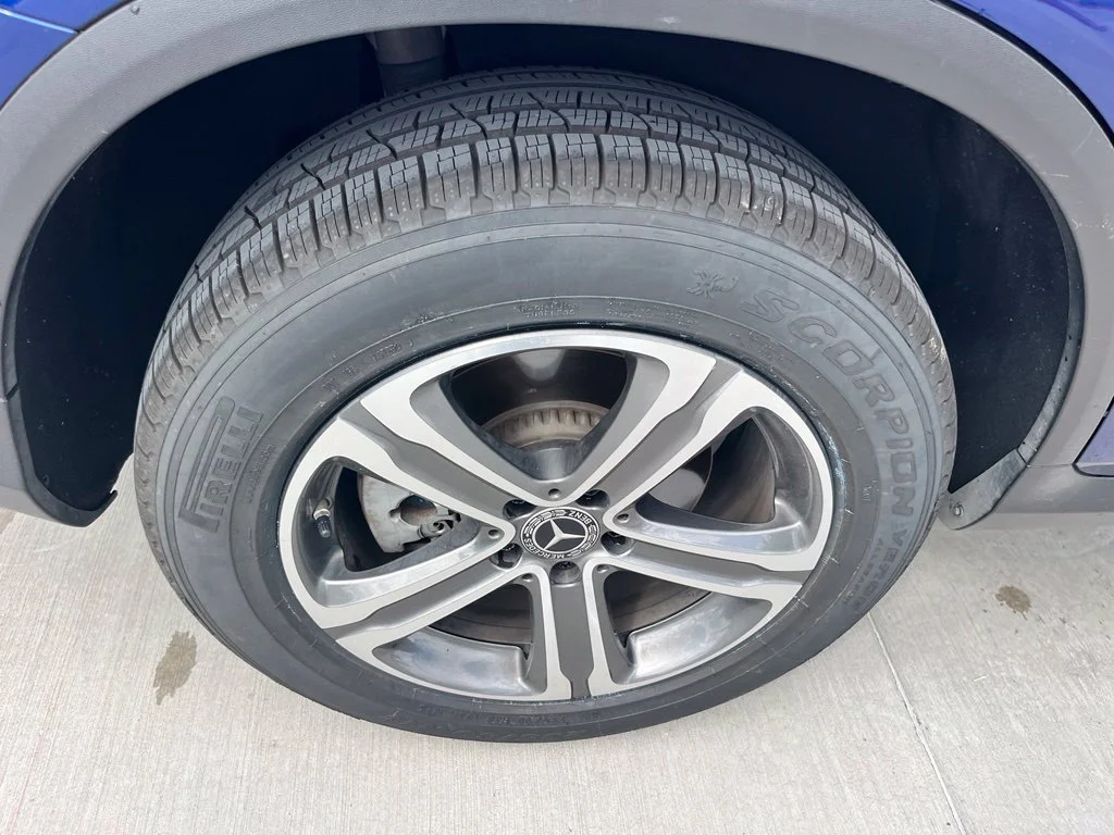 Used 2019 Blue Mercedes-Benz GLC 300 image 9
