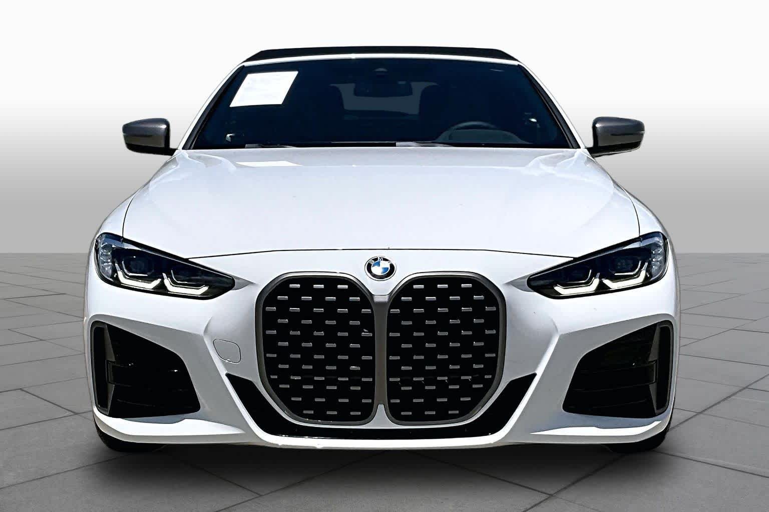 Used 2021 Alpine White BMW M440i image 3