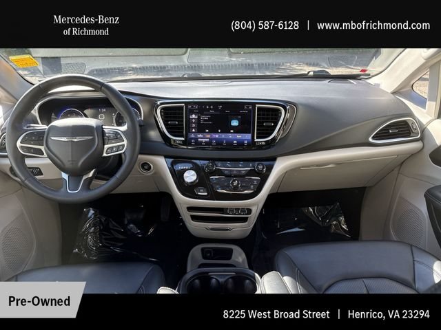Used 2024 Silver Chrysler Touring L image 18