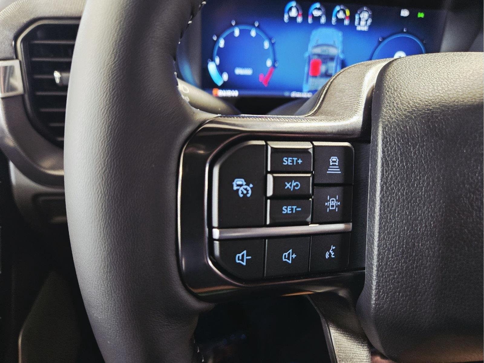 New 2026 Star White Metallic Tri-Coat Ford Platinum® image 23