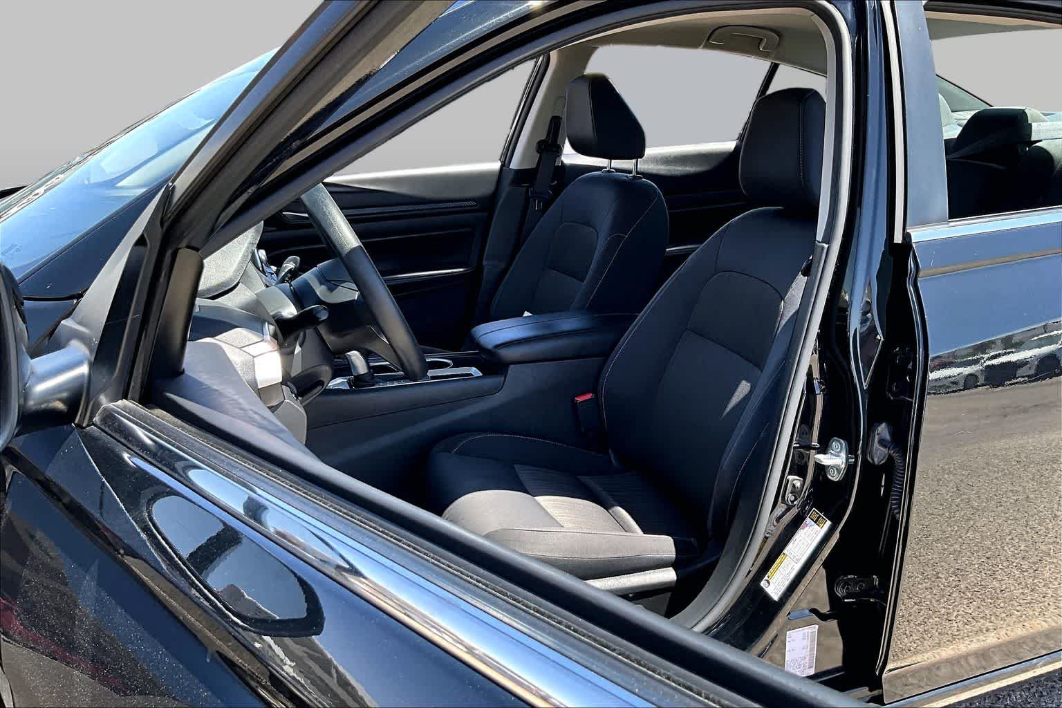 2024 Nissan Altima SV - Photo 8