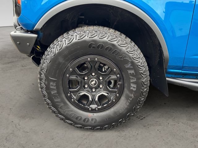 Used 2023 Velocity Blue Metallic Ford Wildtrak image 14