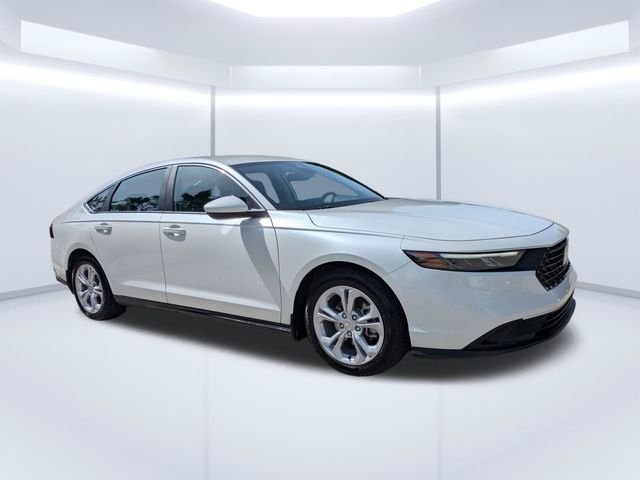 Used 2025 White Honda LX image 2