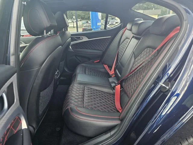 Used 2023 Capri Blue Genesis 3.3T image 15