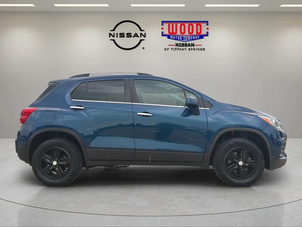 Used 2020 Pacific Blue Metallic Chevrolet LT image 2