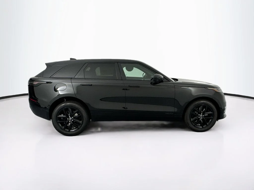 New 2026 Santorini Black Land Rover Belgravia Edition image 4
