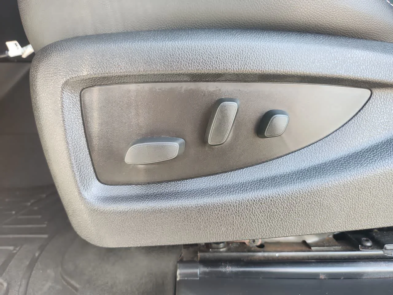 Used 2016 Summit White Chevrolet LTZ image 13