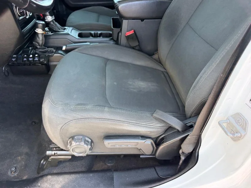 Certified Used 2019 Bright White Clearcoat Jeep Sahara image 19