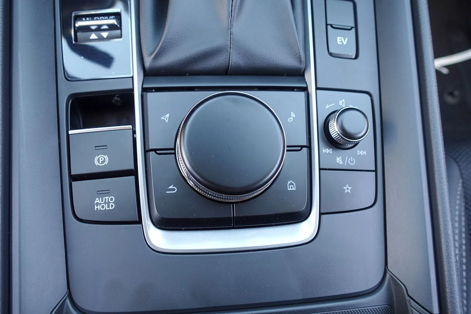 New 2026 Wind Chill Pearl Mazda Preferred image 23