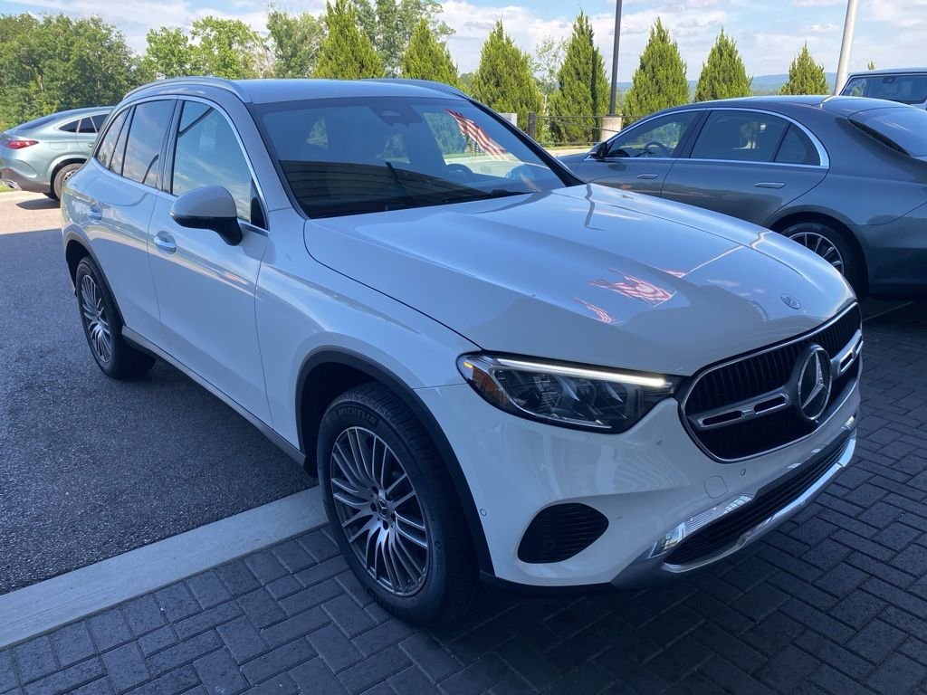 2025 Mercedes-Benz GLC GLC 300's photo