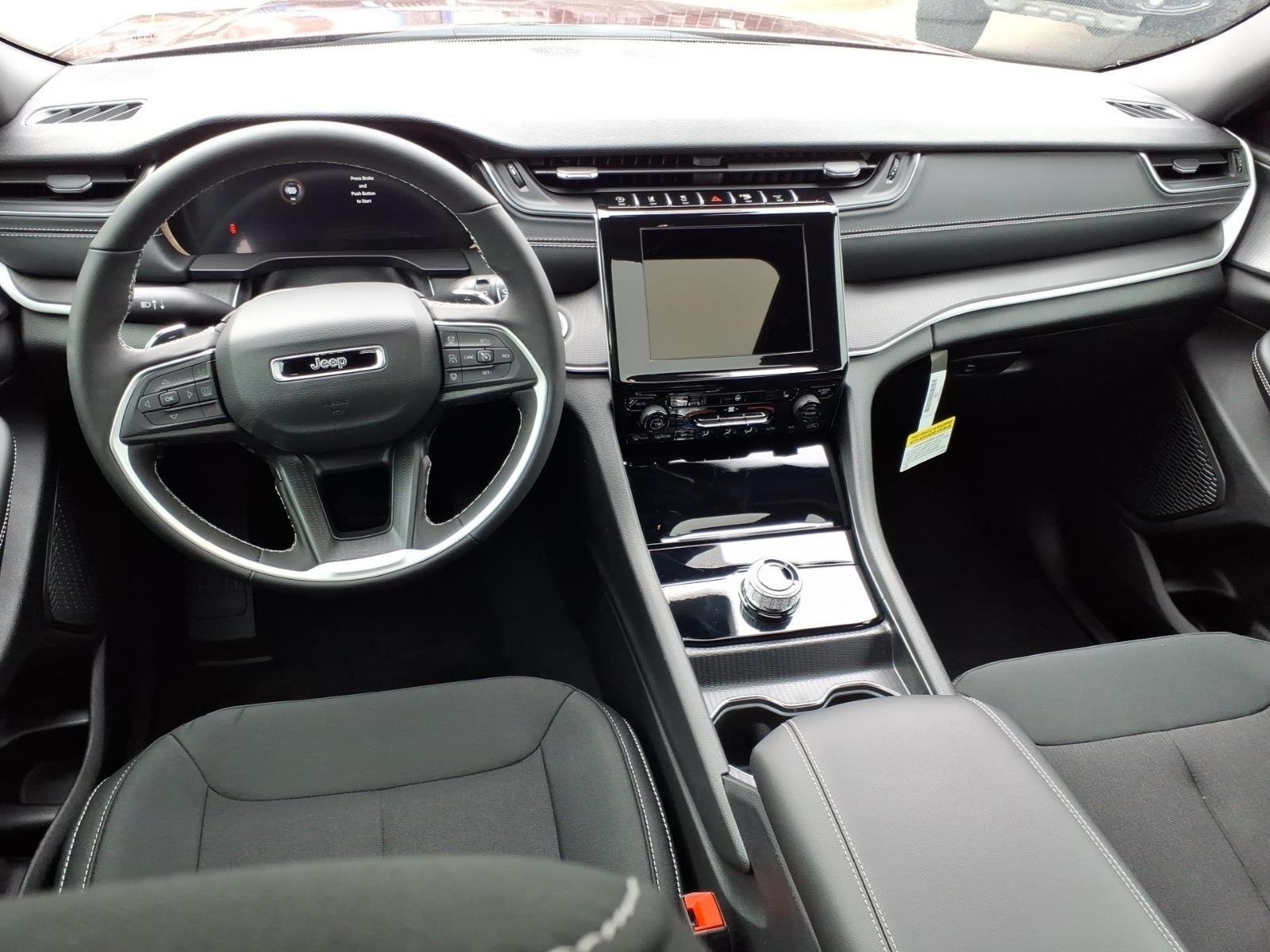 New 2026 Velvet Red Pearl-Coat Exterior Paint Jeep Laredo image 22