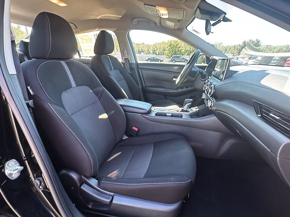 Used 2025 Super Black Nissan SV image 25