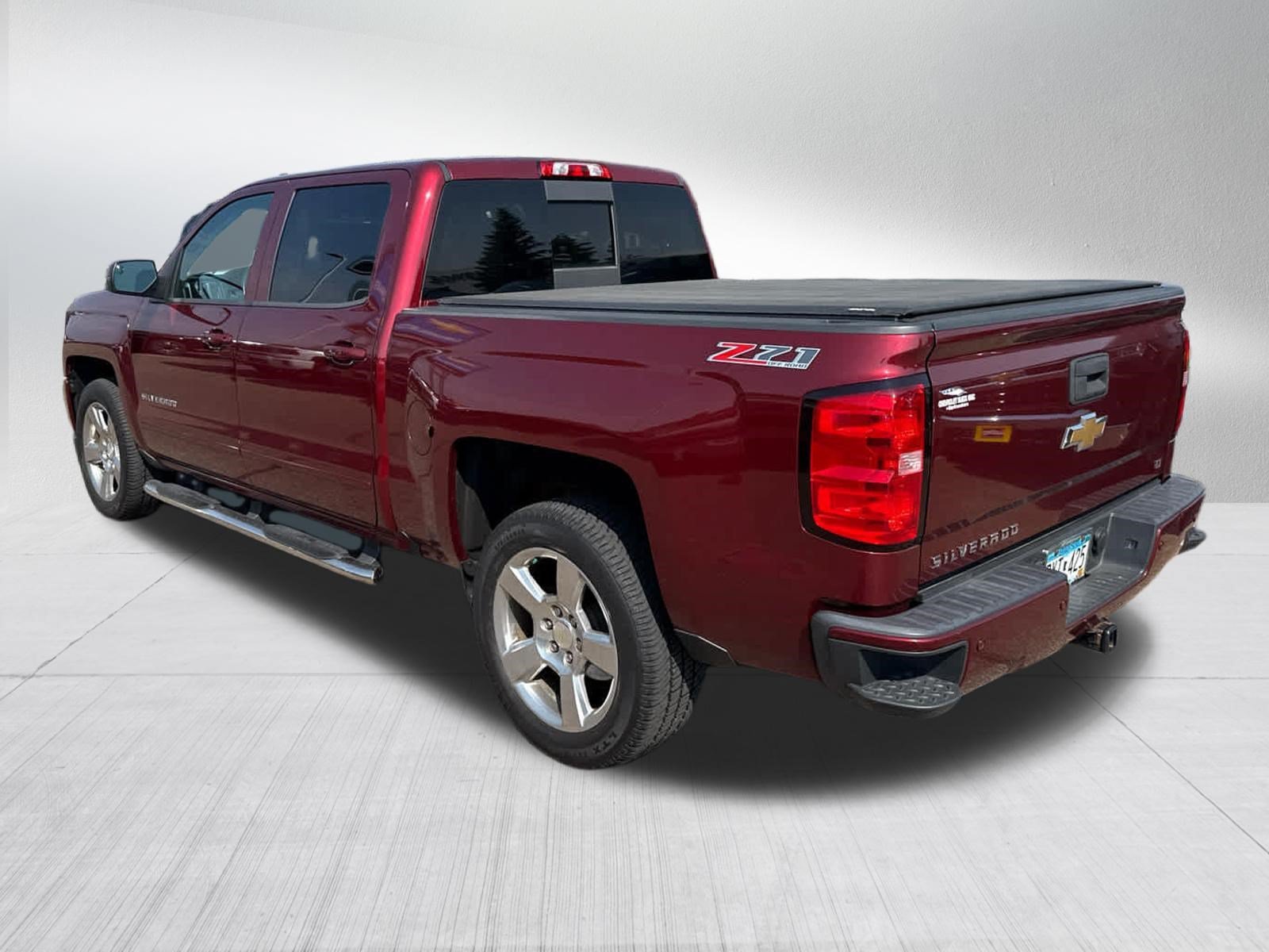 Used 2017 SIREN RED TINTCOAT Chevrolet LT image 5