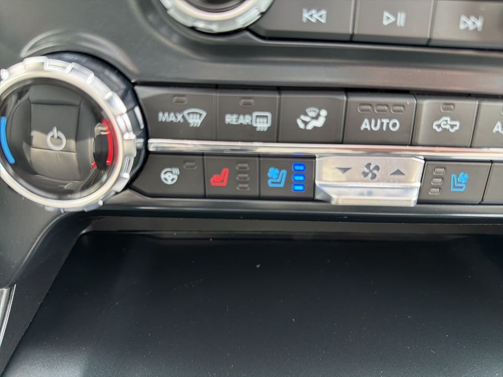 New 2026 Star White Metallic Tri-Coat Ford Lariat® image 32