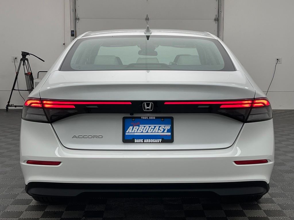 Used 2024 White Honda EX image 9