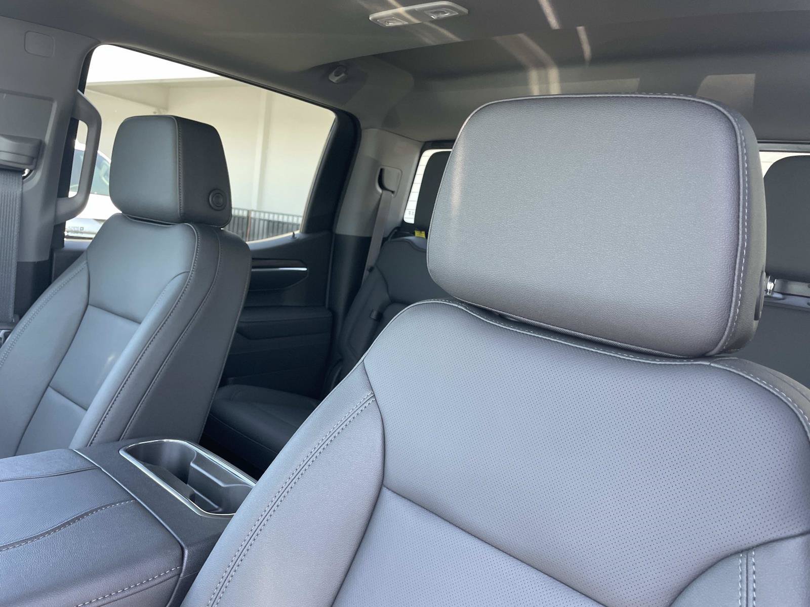 2026 GMC Sierra 1500 SLT - Photo 23