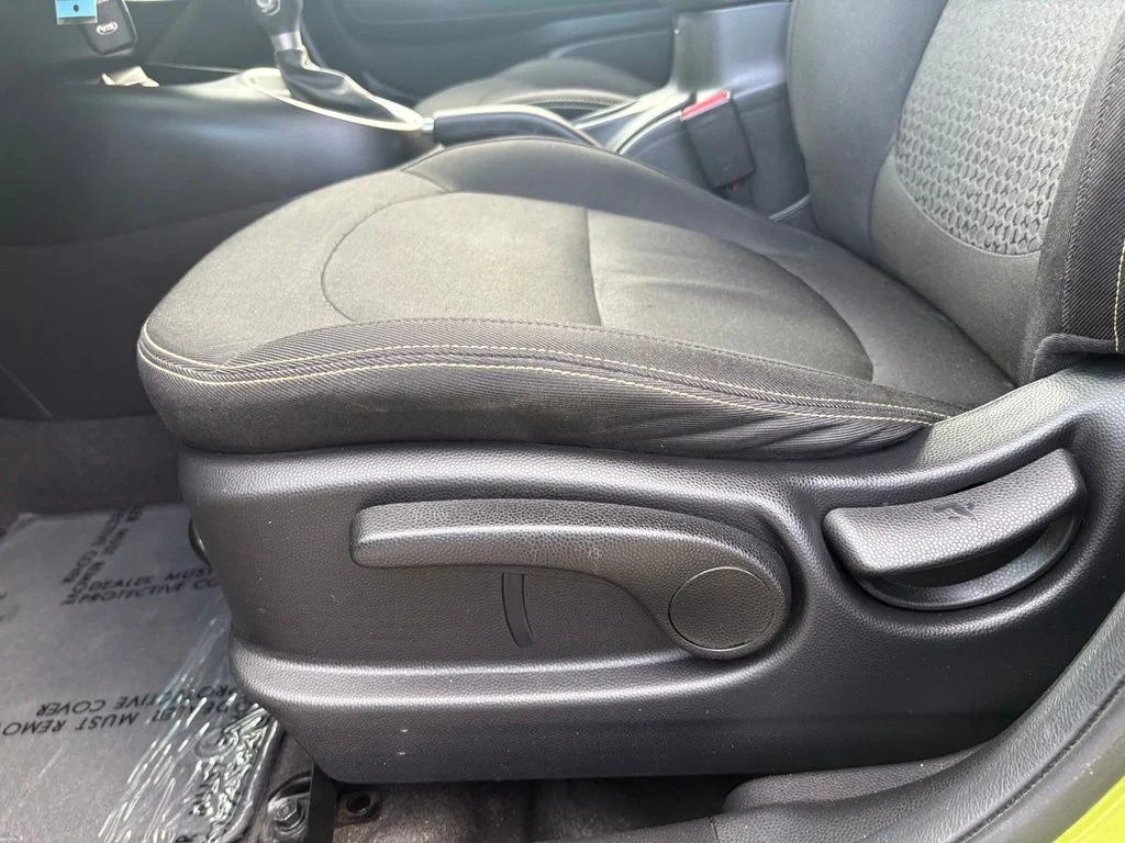Used 2014 Green Kia Plus image 16