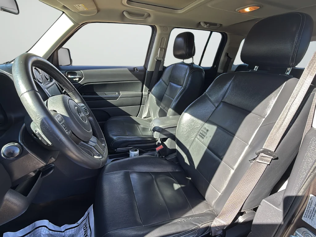 Used 2016 Gray Jeep Latitude image 10