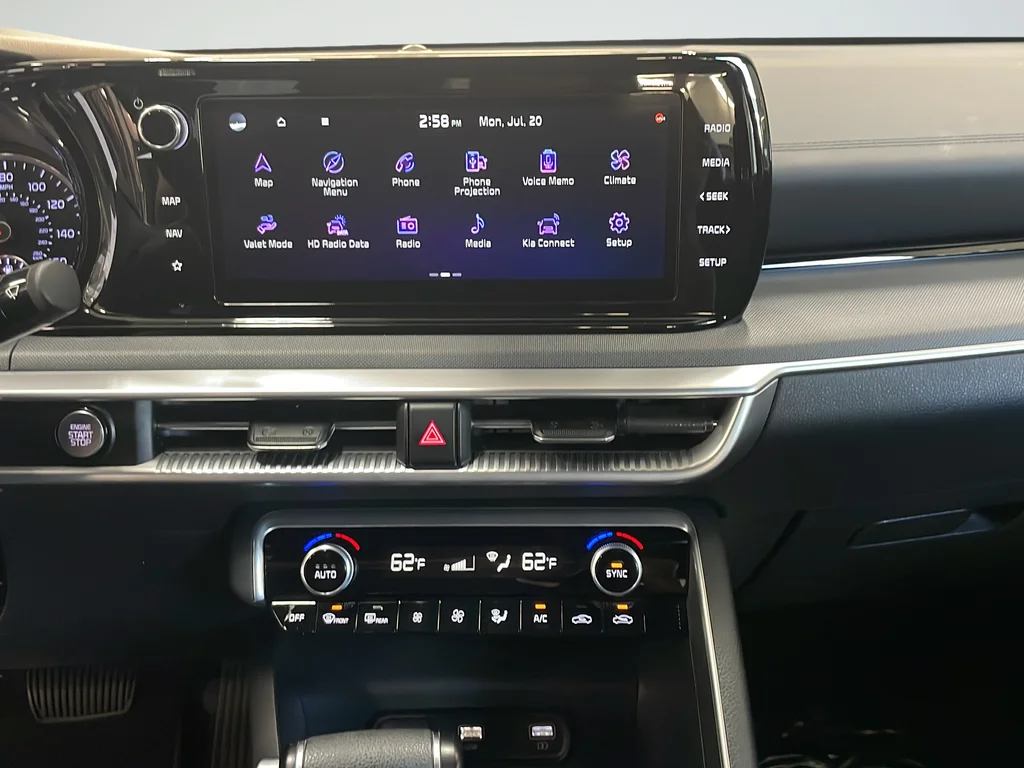 Used 2023 White Kia GT-Line image 20