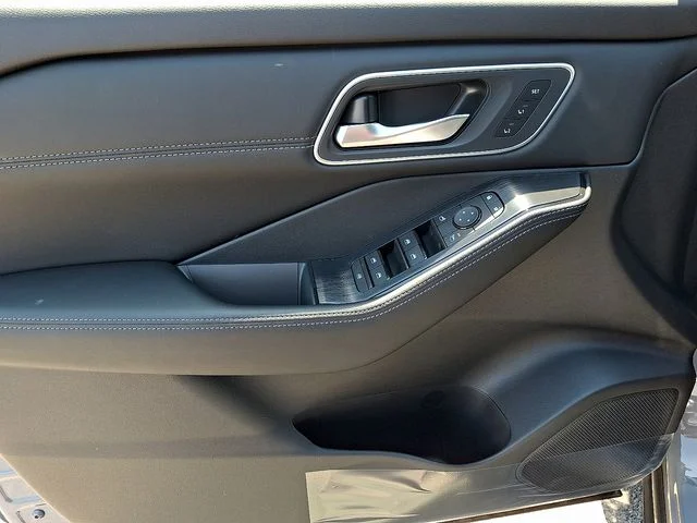 New 2026 Gray Nissan Platinum image 8