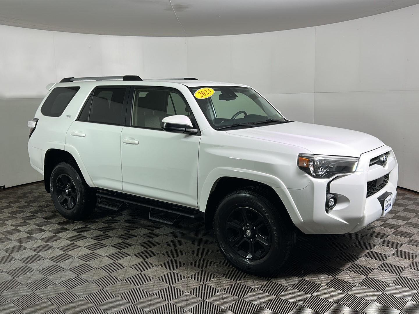 Used 2023 Ice Cap Toyota SR5 image 5