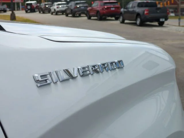 Used 2022 White Chevrolet LT image 41