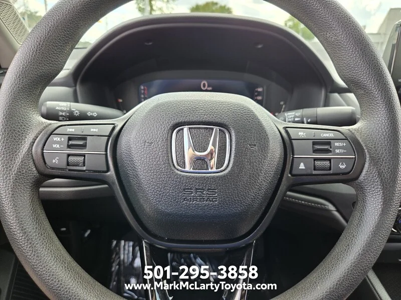 Used 2025 Solar Silver Metallic Honda SE CVT image 22