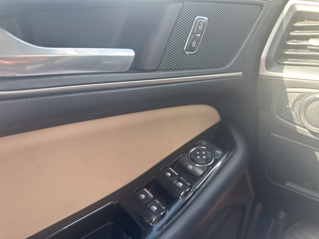 Used 2018 Red Ford SEL image 20