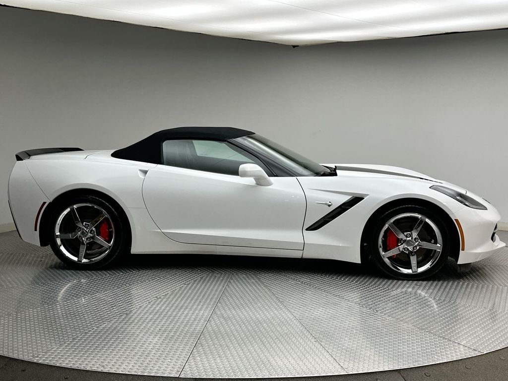 Used 2014 Arctic White Chevrolet Base image 14