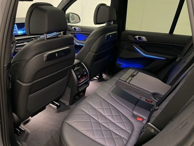 Used 2026 Skyscraper Grey Metallic BMW sDrive40i image 23