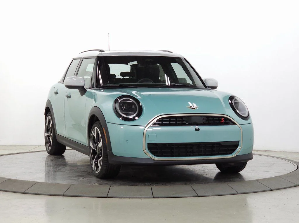2026 MINI Hardtop Cooper S's photo