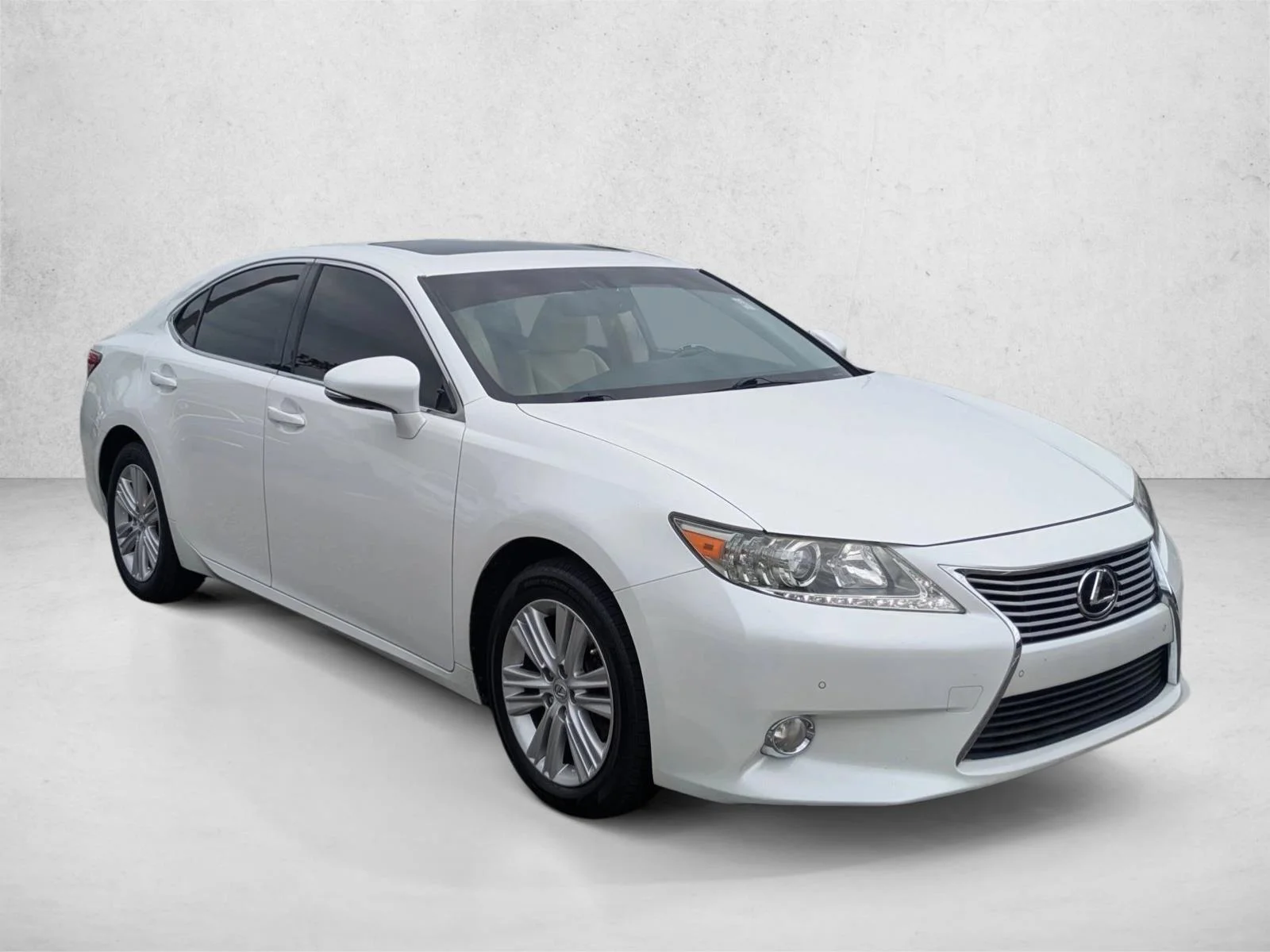 Used 2014 Starfire Pearl Lexus  image 3