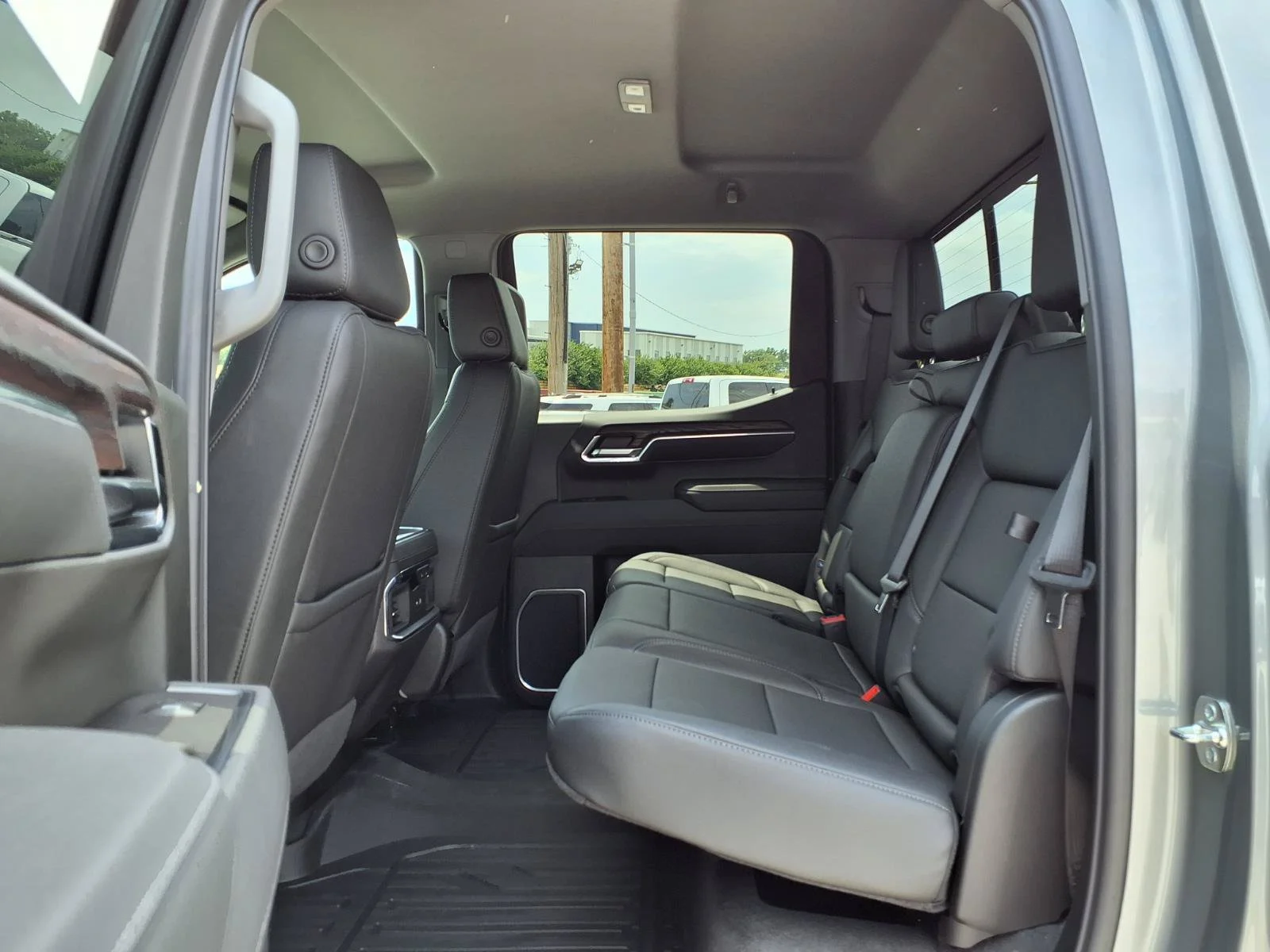 2026 GMC Sierra 1500 SLT - Photo 16