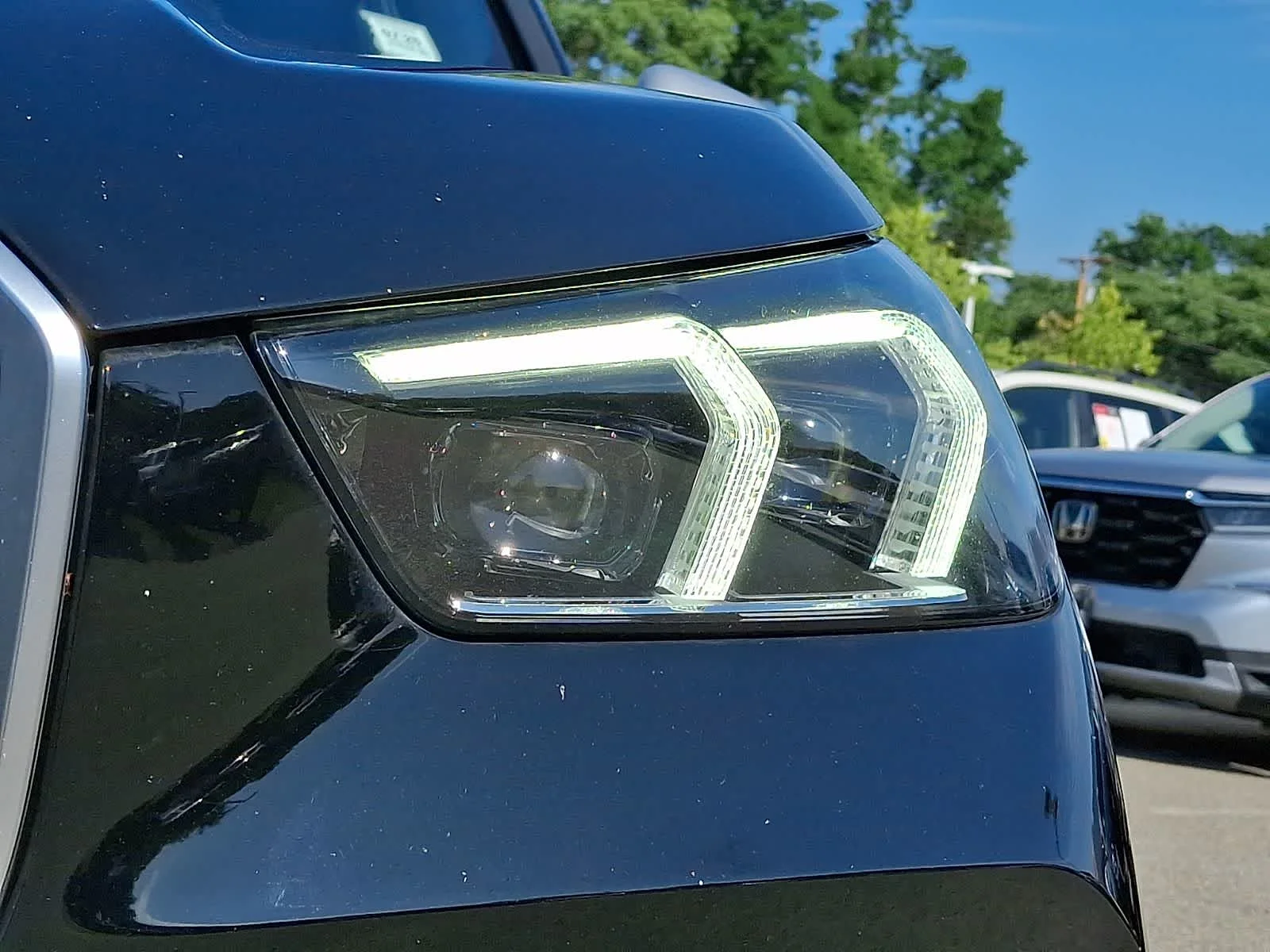 Used 2023 Jet Black BMW xDrive28i image 10