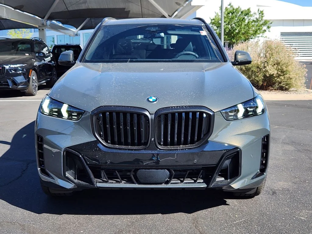 New 2026 Dravit Grey Metallic BMW xDrive40i image 6