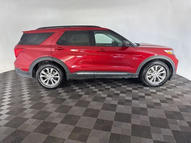 Used 2021 Red Ford XLT image 4