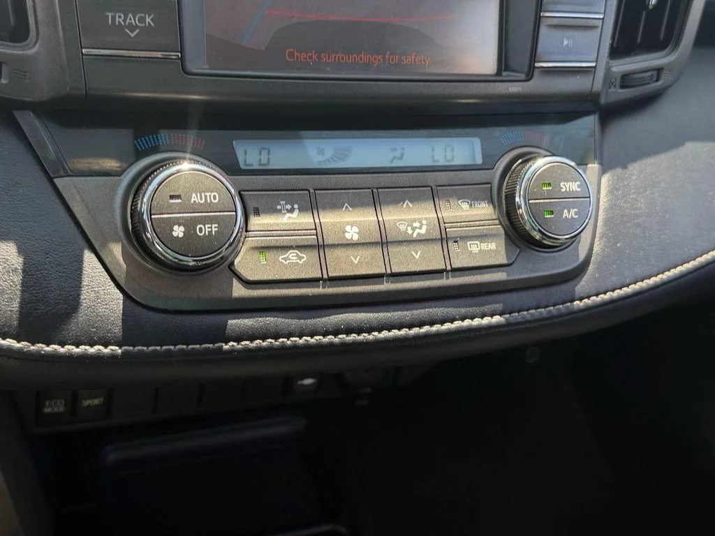 Used 2013 Gray Toyota XLE image 23