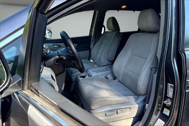 Used 2016 Gray Honda SE image 23