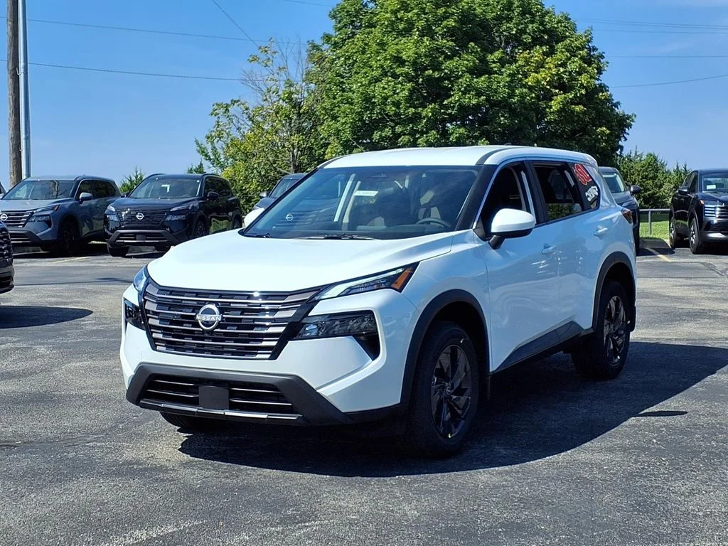 New 2026 Everest White Pearl TriCoat Nissan SV image 2