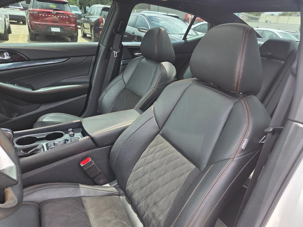 Used 2023 White Nissan SR image 11