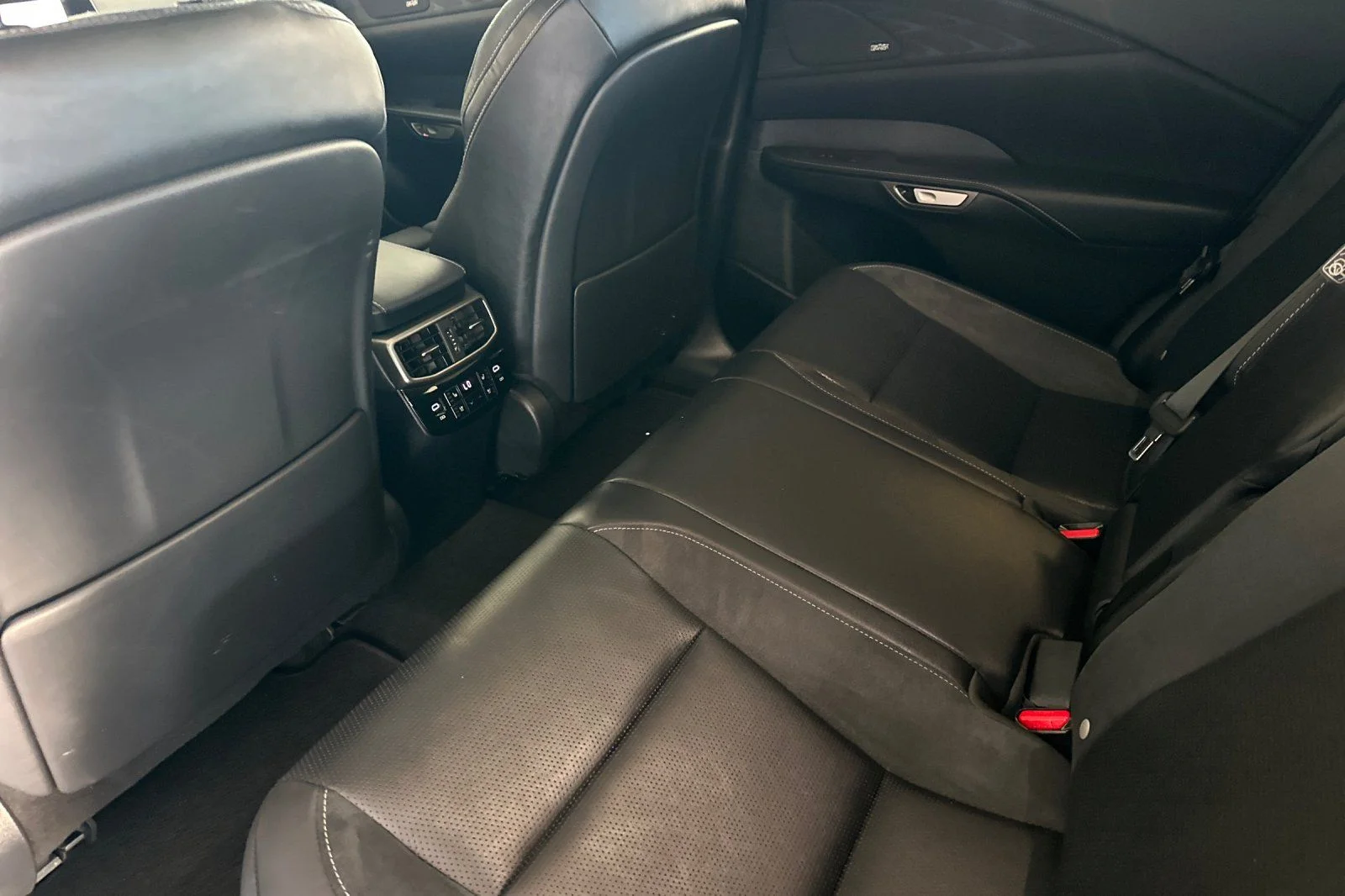 Certified Used 2024 EMINENT WHITE PEARL Lexus 350h Luxury image 9