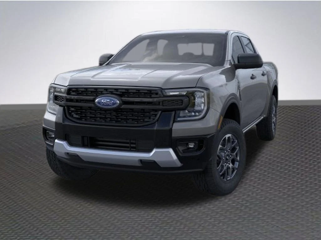 New 2026 Carbonized Gray Metallic Ford XLT image 2