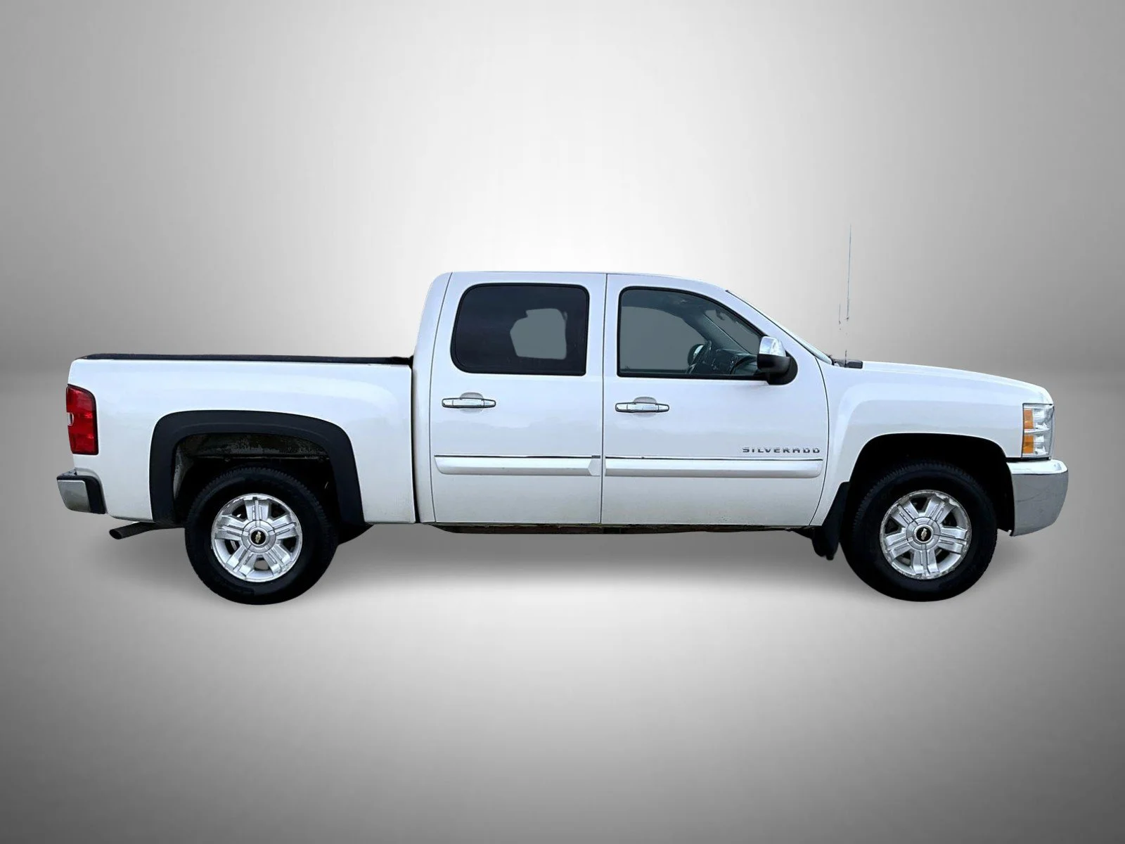 Used 2013 White Chevrolet LT image 4